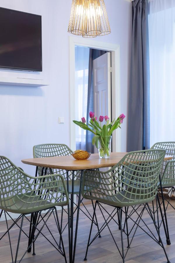 Südalinna apartment Kuressaare Bagian luar foto