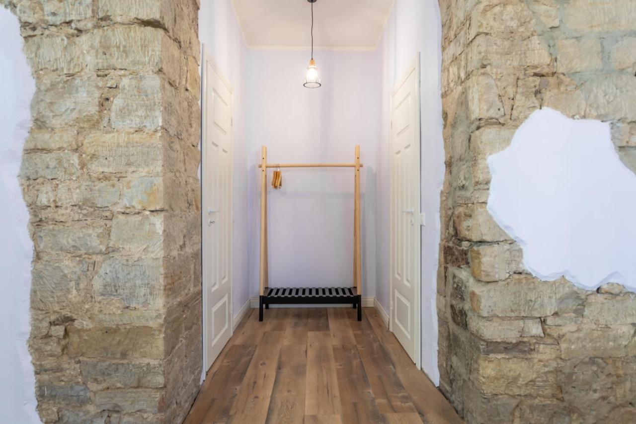Südalinna apartment Kuressaare Bagian luar foto