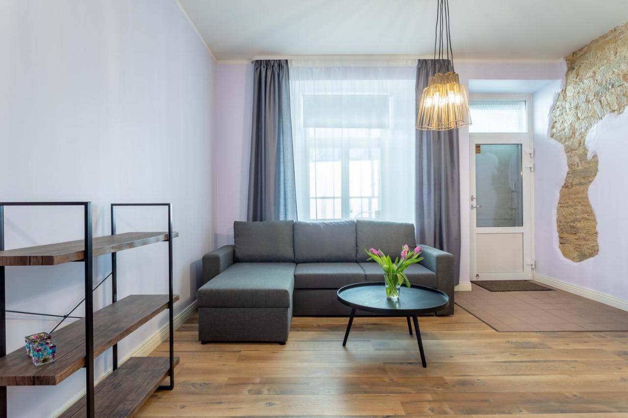 Südalinna apartment Kuressaare Bagian luar foto