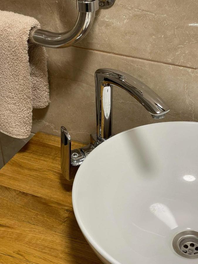 Südalinna apartment Kuressaare Bagian luar foto