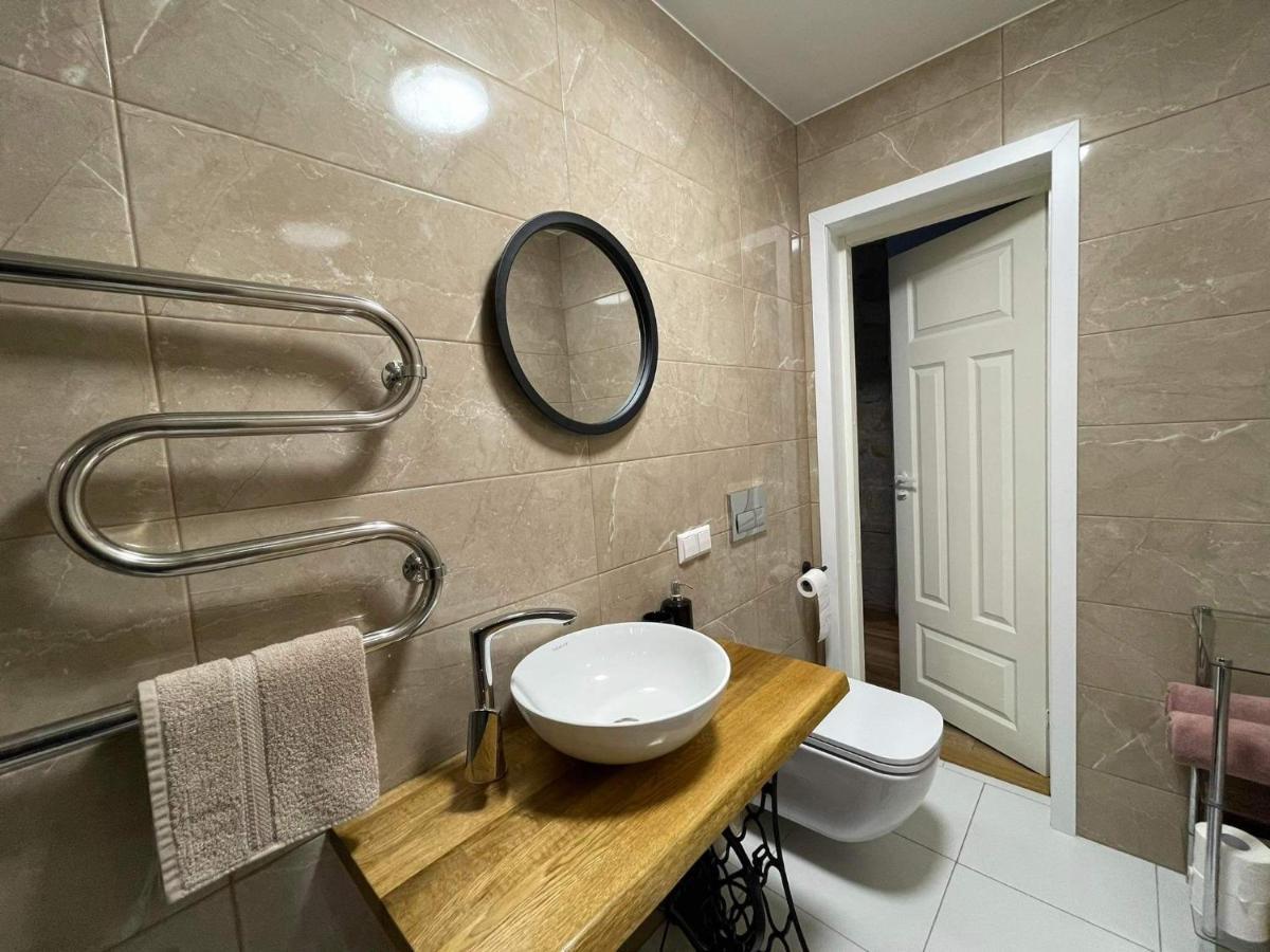 Südalinna apartment Kuressaare Bagian luar foto