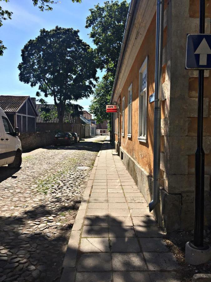 Südalinna apartment Kuressaare Bagian luar foto